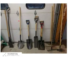 Construction Hand Tools , GARDEN TOOLS - $15 (SCARBOROUGH , MAINE)