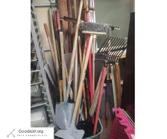 Construction Hand Tools , GARDEN TOOLS - $15 (SCARBOROUGH , MAINE)